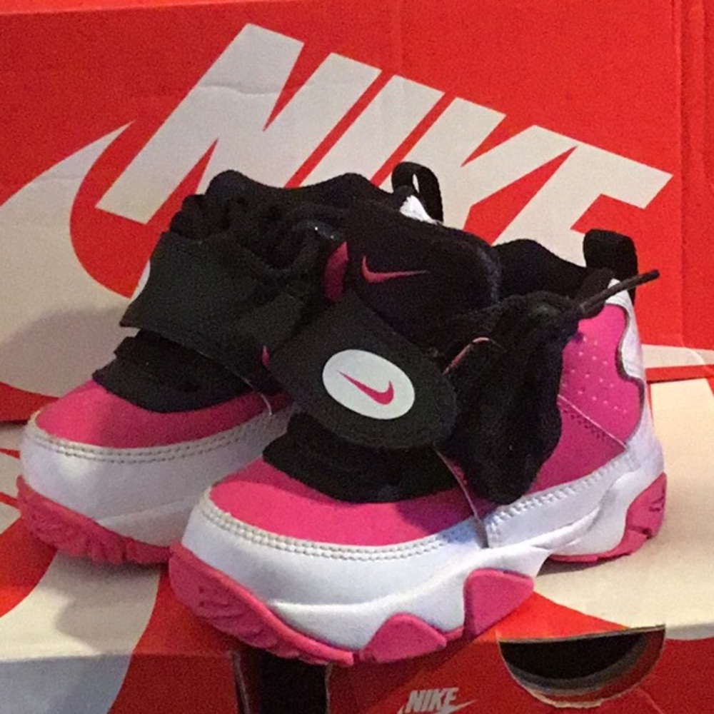 Nike mission toddler shoes